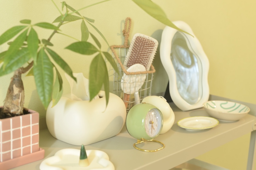鏡とブラシ